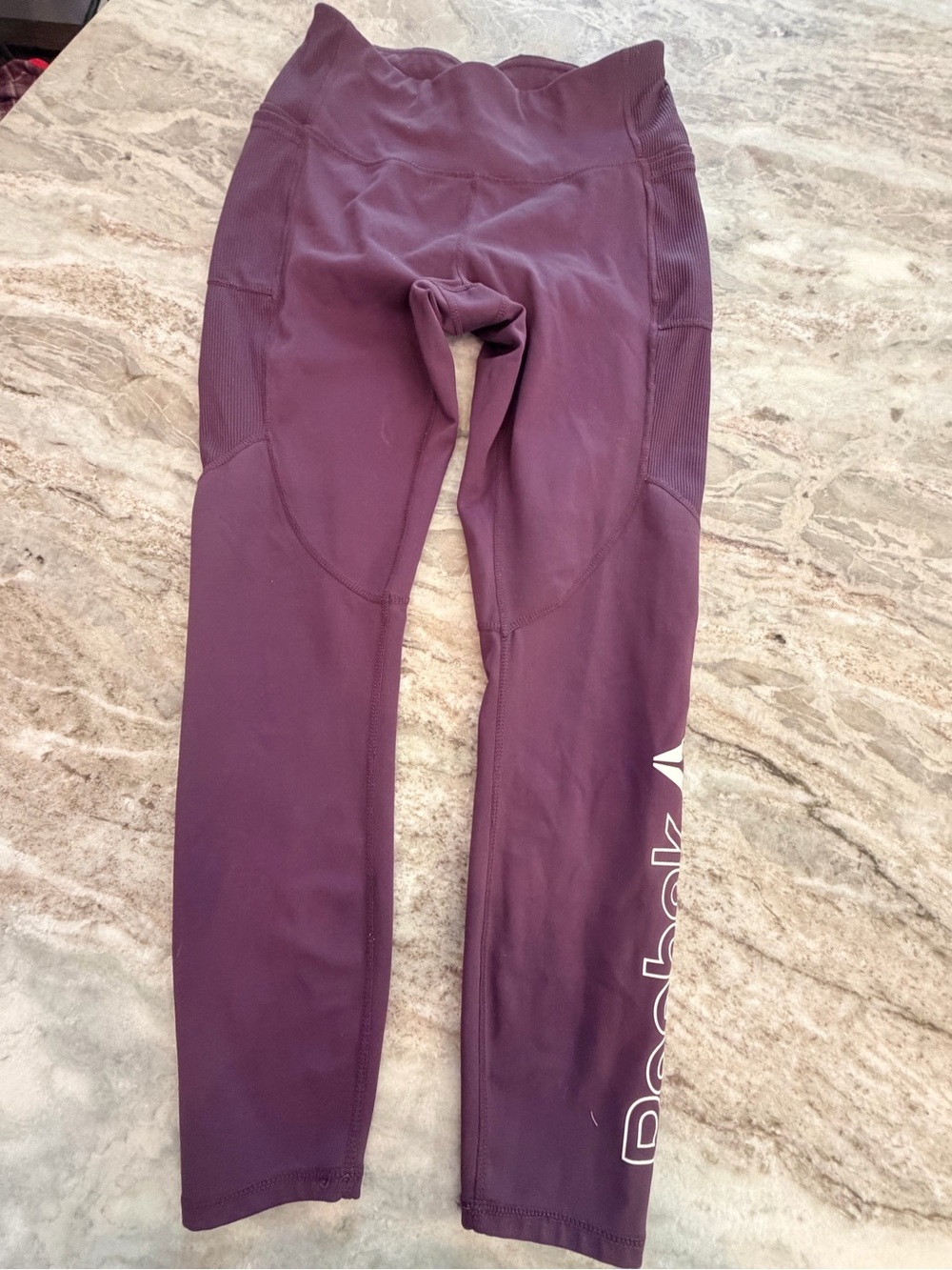 Reebok Burgundy High Rise Compression Leggings Small Logo Athleisure Workout